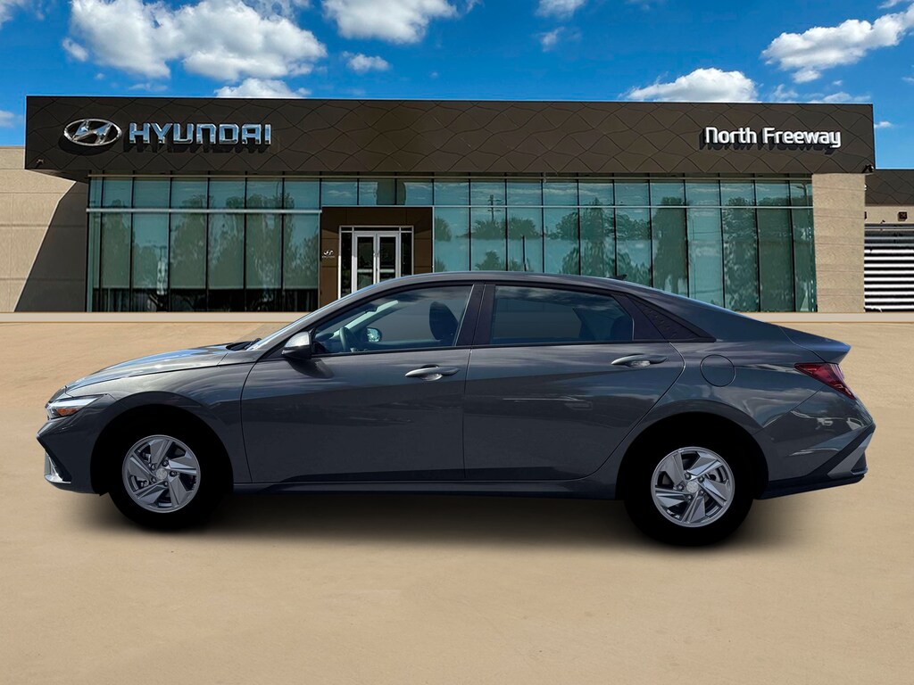 New 2026 Hyundai Elantra SE Sedan