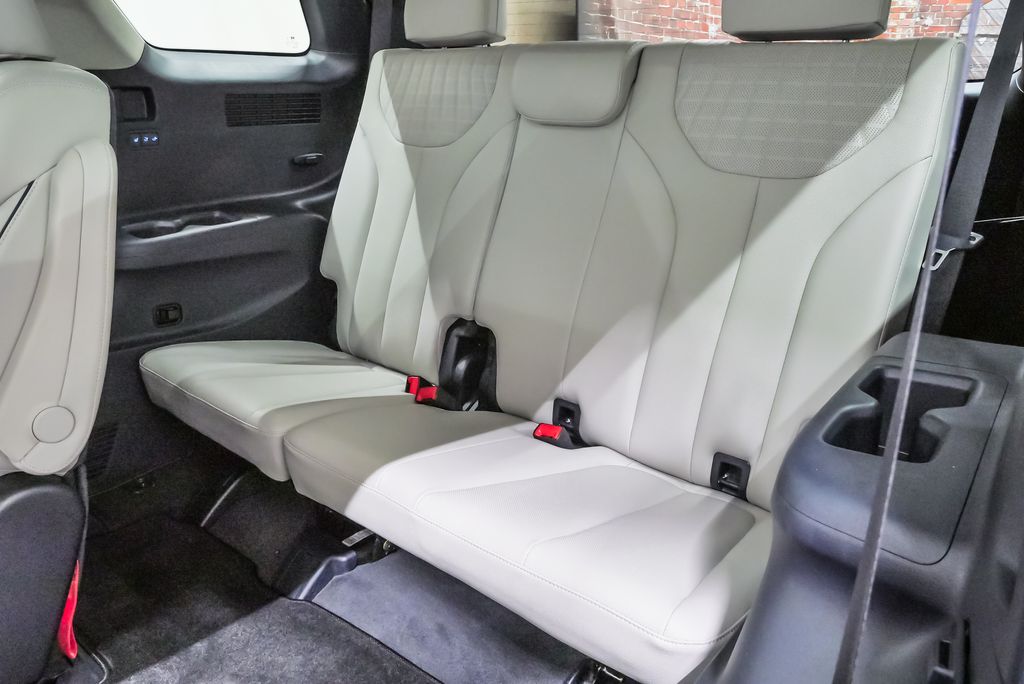 2024 Hyundai Palisade Limited - Photo 12