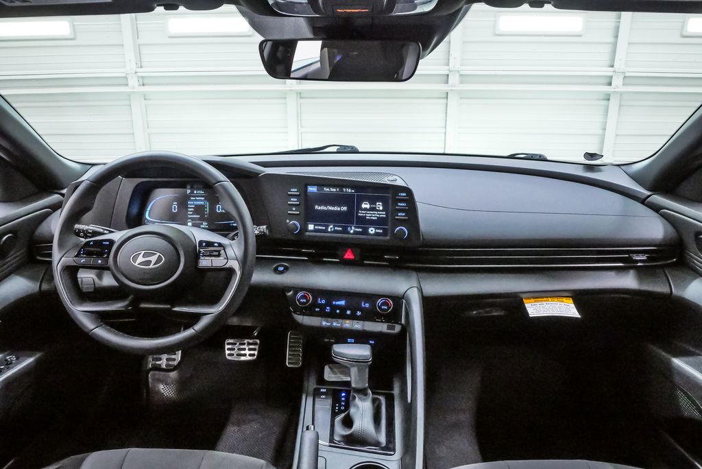 2026 Hyundai Elantra SEL Sport - Photo 15