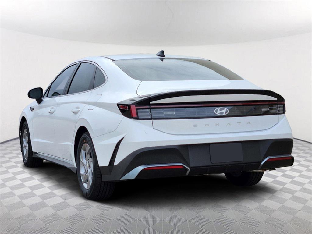 2025 Hyundai Sonata SE photo 2