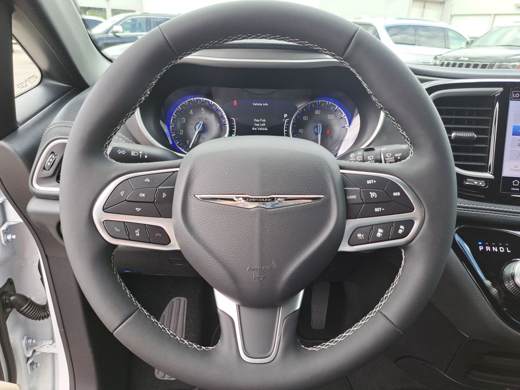 2026 Chrysler Pacifica Select - Photo 19