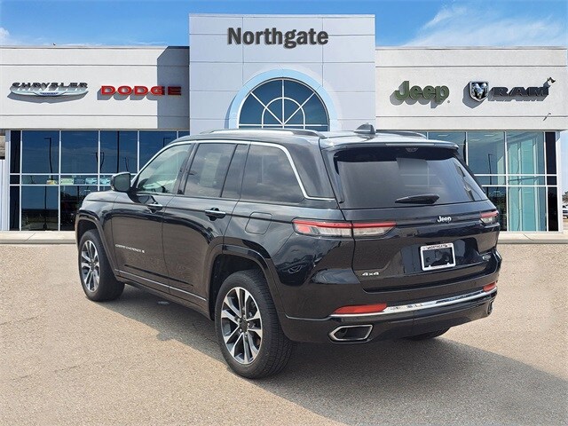 2022 Jeep Grand Cherokee Overland photo 3