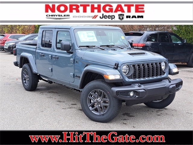 2026 Jeep Gladiator Sport S's photo