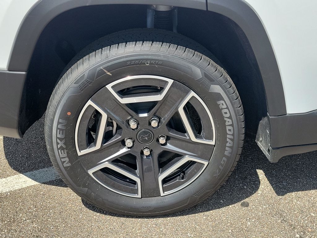 New 2026 Jeep Cherokee Laredo 4x4 Sport Utility