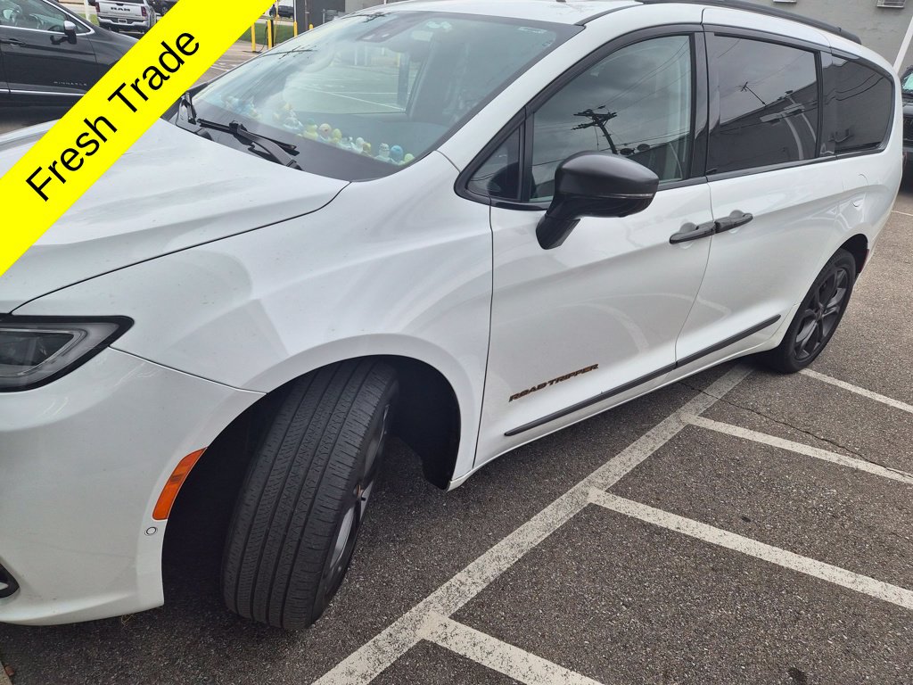 2024 Chrysler Pacifica Touring L AWD Minivan/Van