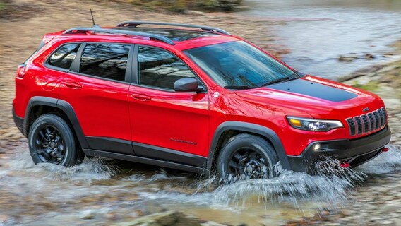 Jeep Cherokee Trail Hawk vs Jeep Wrangler Rubicon | Northgate CDJR Jeep Cherokee Trail Hawk vs Jeep Wrangler Rubicon | Northgate CDJR