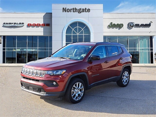 2022 Jeep Compass Latitude Lux photo 2