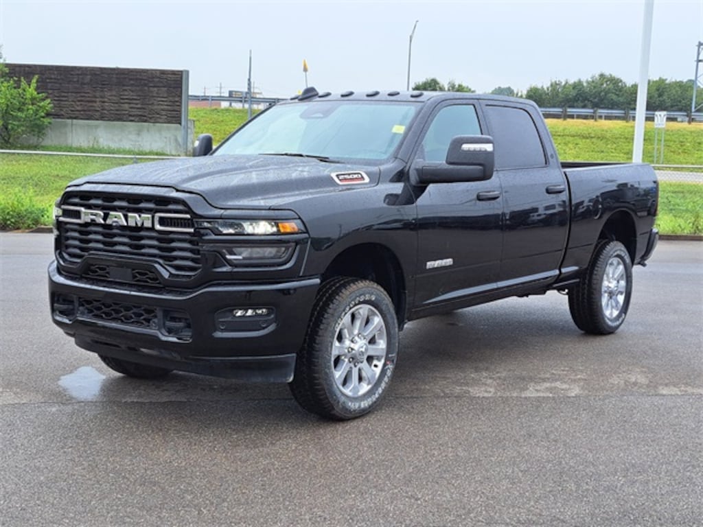 New 2026 Ram 2500 BIG HORN CREW CAB 4X4 6'4 BOX Pickup