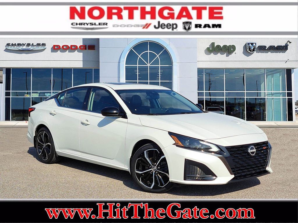 2023 Nissan Altima SR
