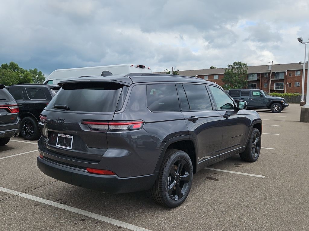 New 2026 Jeep Grand Cherokee Summit 4x4 Sport Utility