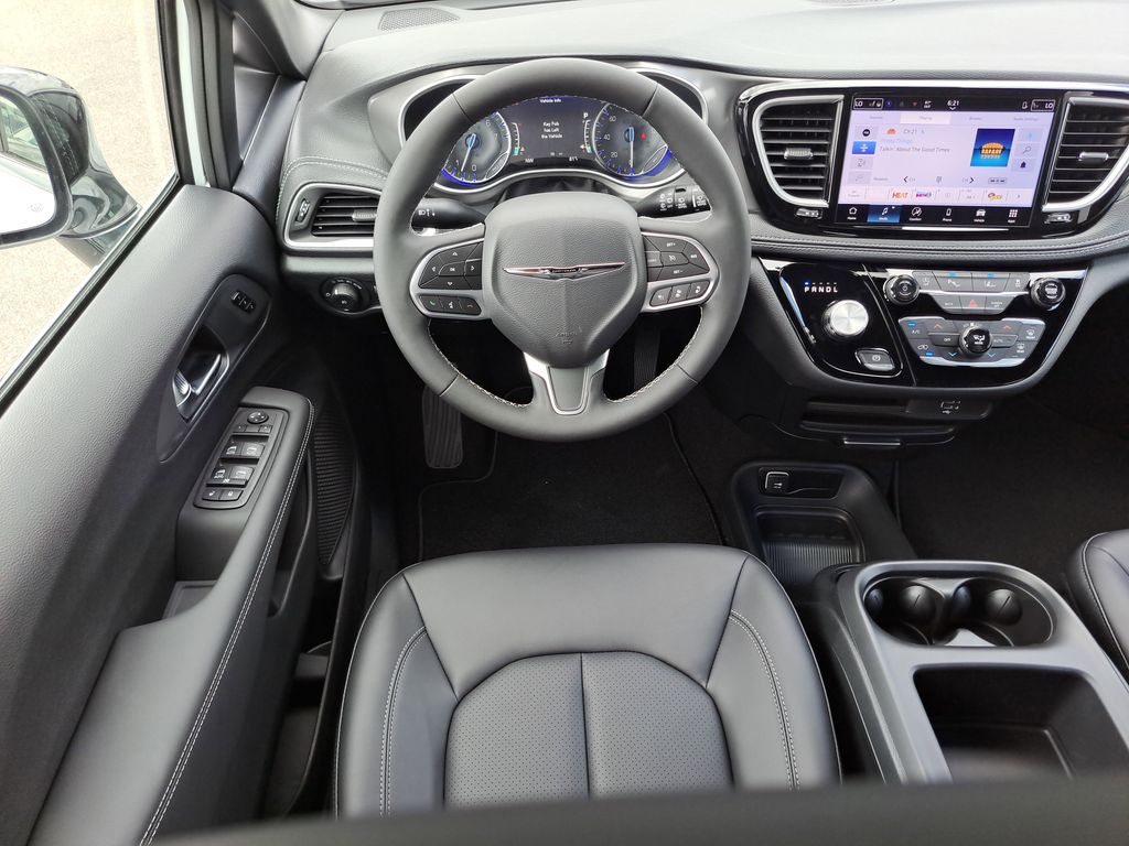 2026 Chrysler Pacifica Select - Photo 12