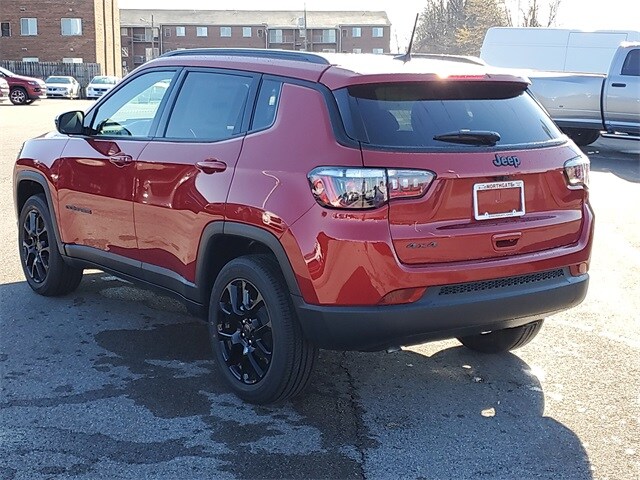 2025 Jeep Compass Latitude photo 3