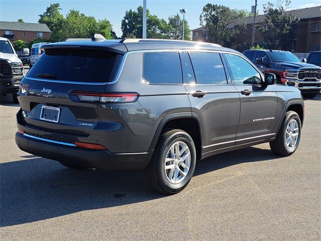 2025 Jeep Grand Cherokee Laredo photo 4