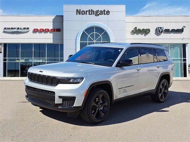 2025 Jeep Grand Cherokee Altitude photo 2