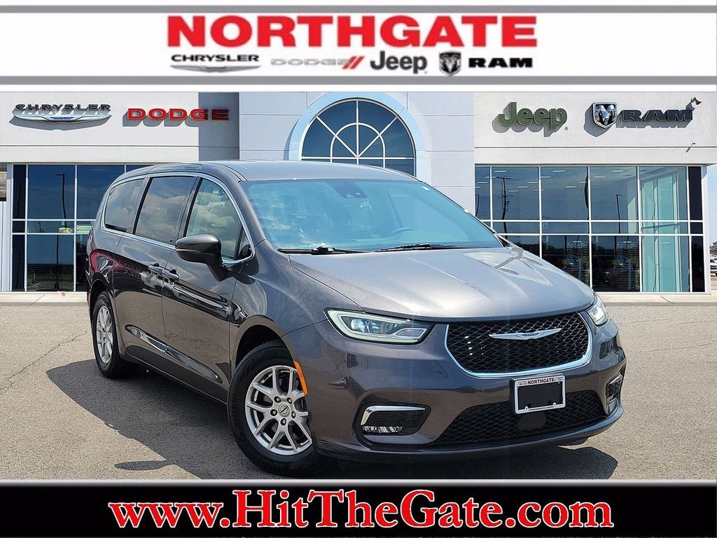Used 2023 Chrysler Pacifica Touring L Minivan/Van