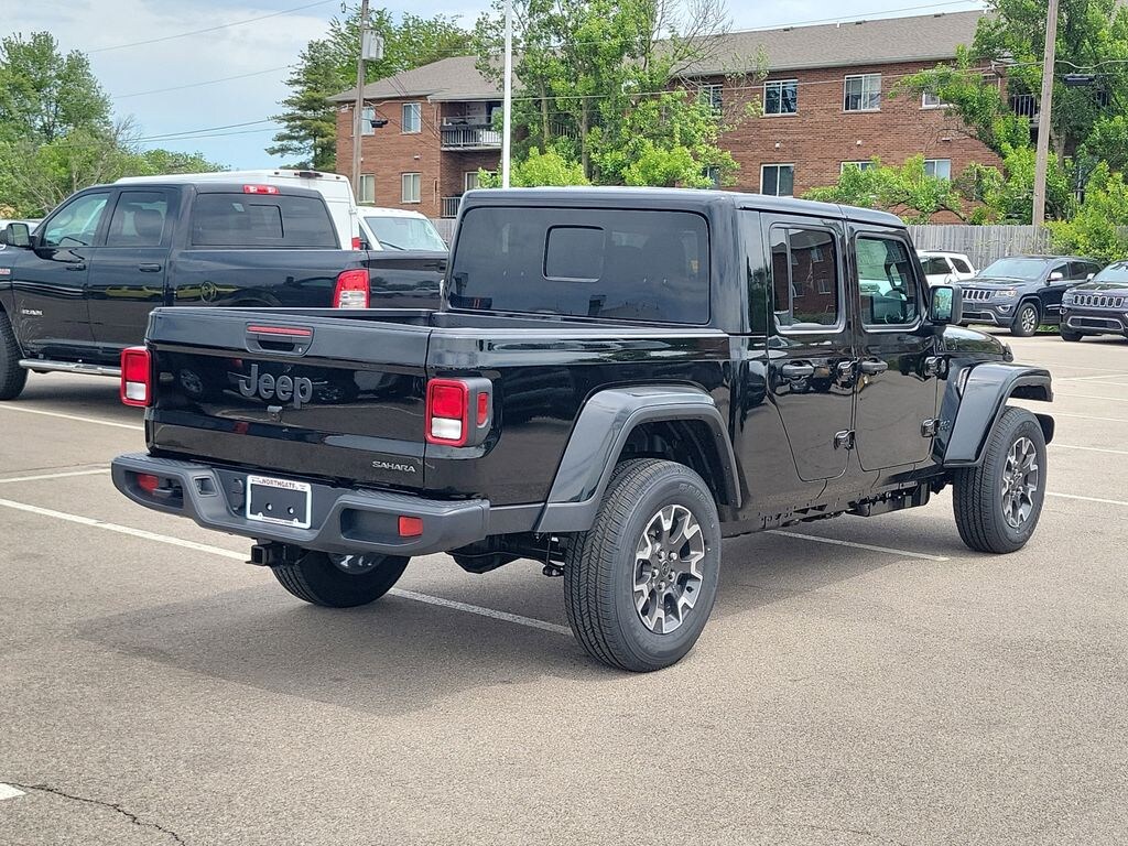 New 2026 Jeep Gladiator Sahara 4x4 Pickup