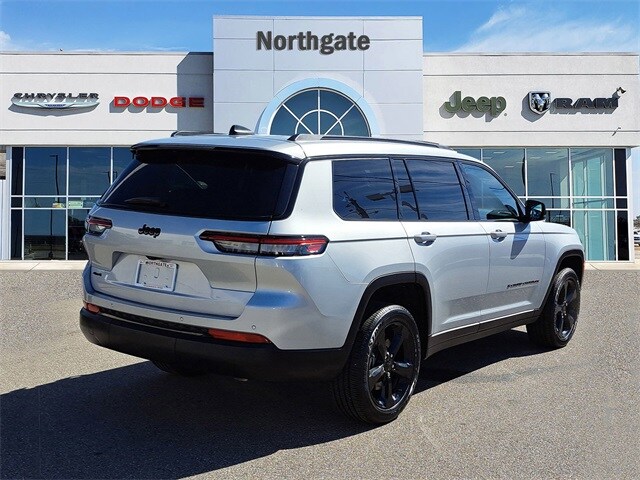 2025 Jeep Grand Cherokee Altitude photo 4