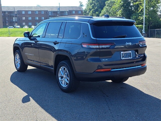 2025 Jeep Grand Cherokee Laredo photo 3