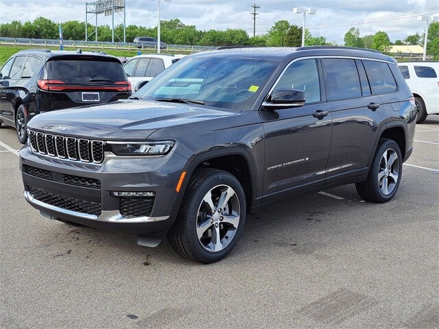 2025 Jeep Grand Cherokee L photo 2