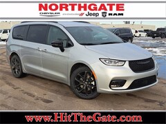 2026 Chrysler Pacifica SELECT Passenger Van