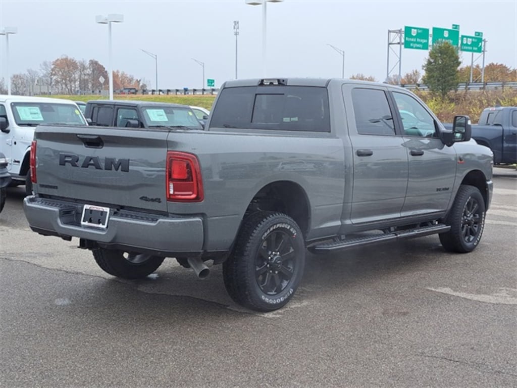 New 2026 Ram 2500 BIG HORN CREW CAB 4X4 6'4 BOX Pickup