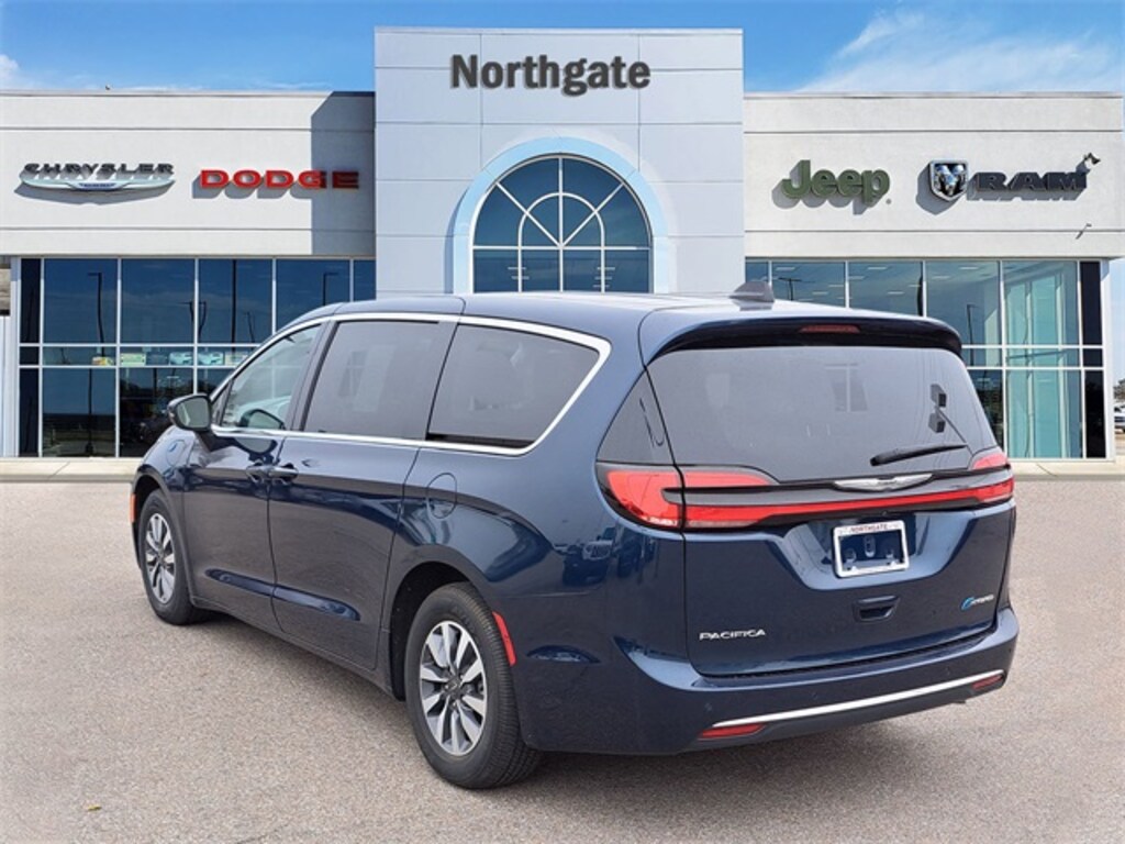 Used 2023 Chrysler Pacifica Hybrid Touring L Minivan/Van