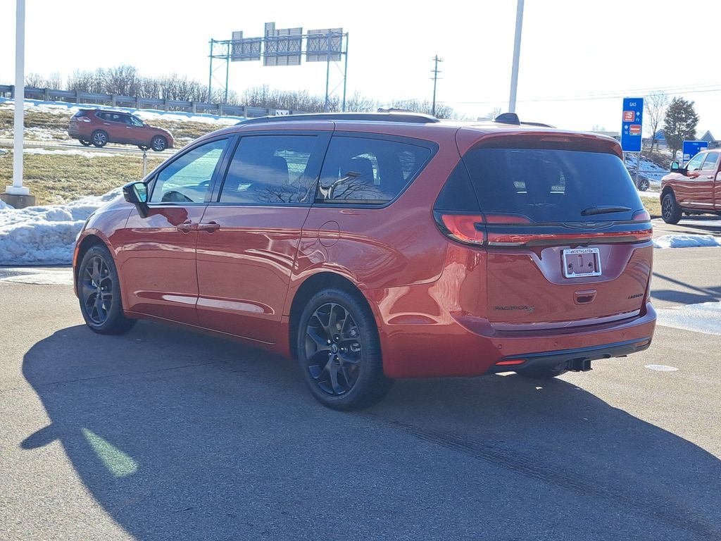 New 2026 Chrysler Pacifica LIMITED Passenger Van