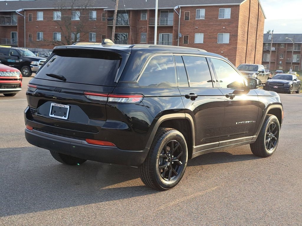 New 2026 Jeep Grand Cherokee LAREDO ALTITUDE 4X4 Sport Utility