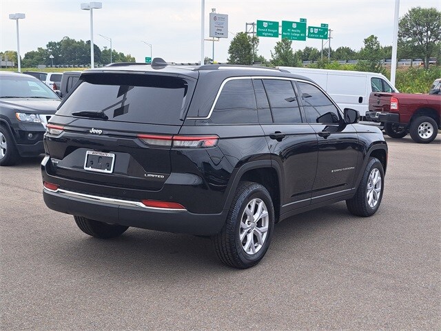 2022 Jeep Grand Cherokee Limited photo 4