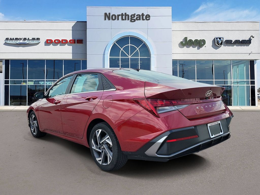 Used 2025 Hyundai Elantra SEL Convenience Sedan