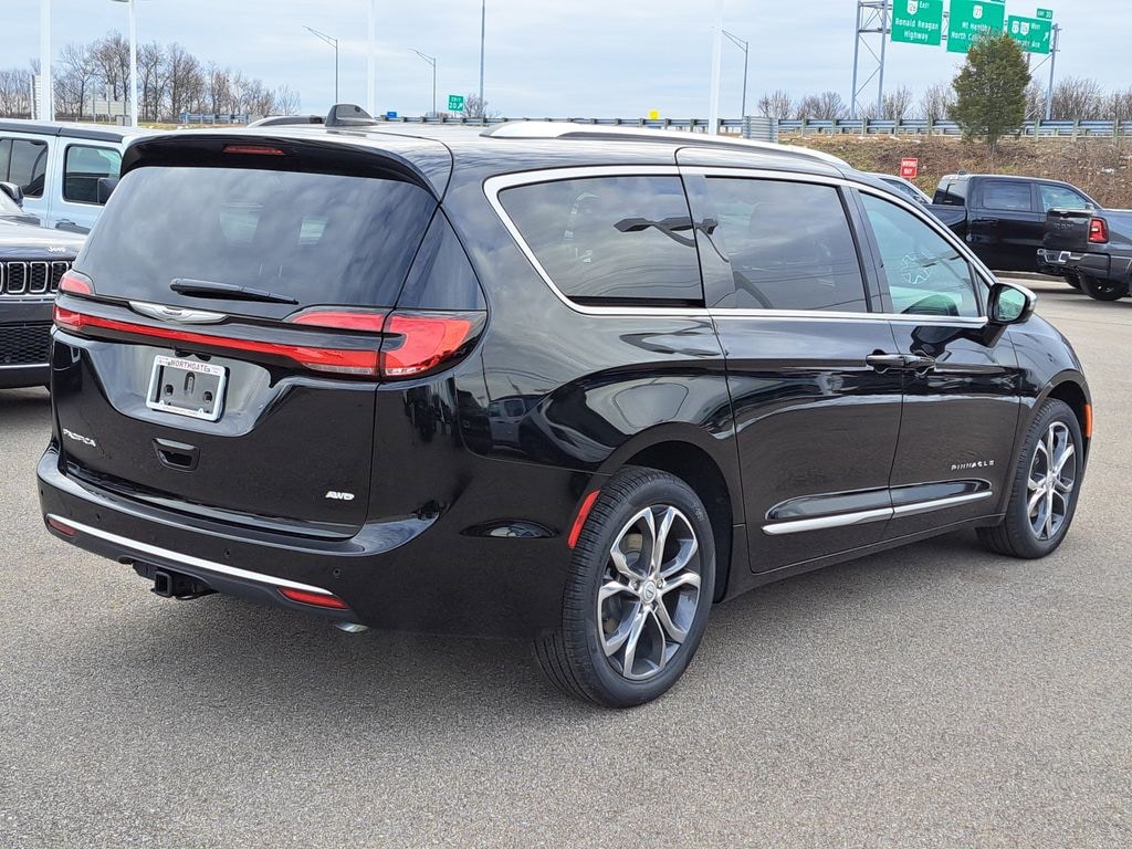 New 2026 Chrysler Pacifica PINNACLE AWD Passenger Van