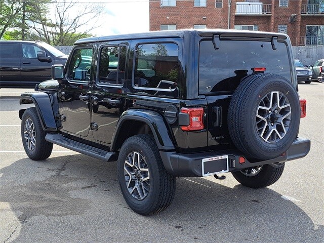 2025 Jeep Wrangler Sahara photo 3