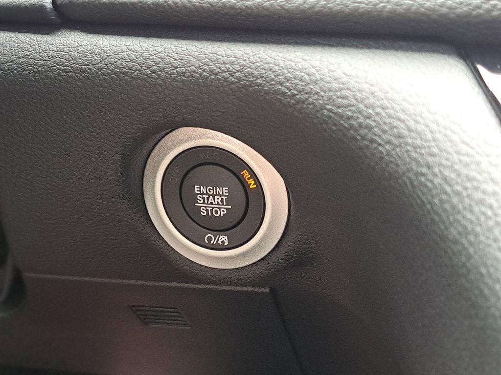 2026 Chrysler Pacifica Select - Photo 21