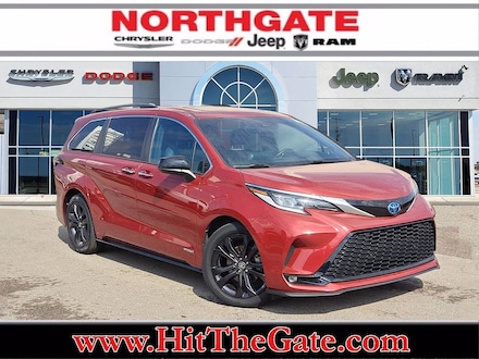 2021 Toyota Sienna XSE Minivan/Van
