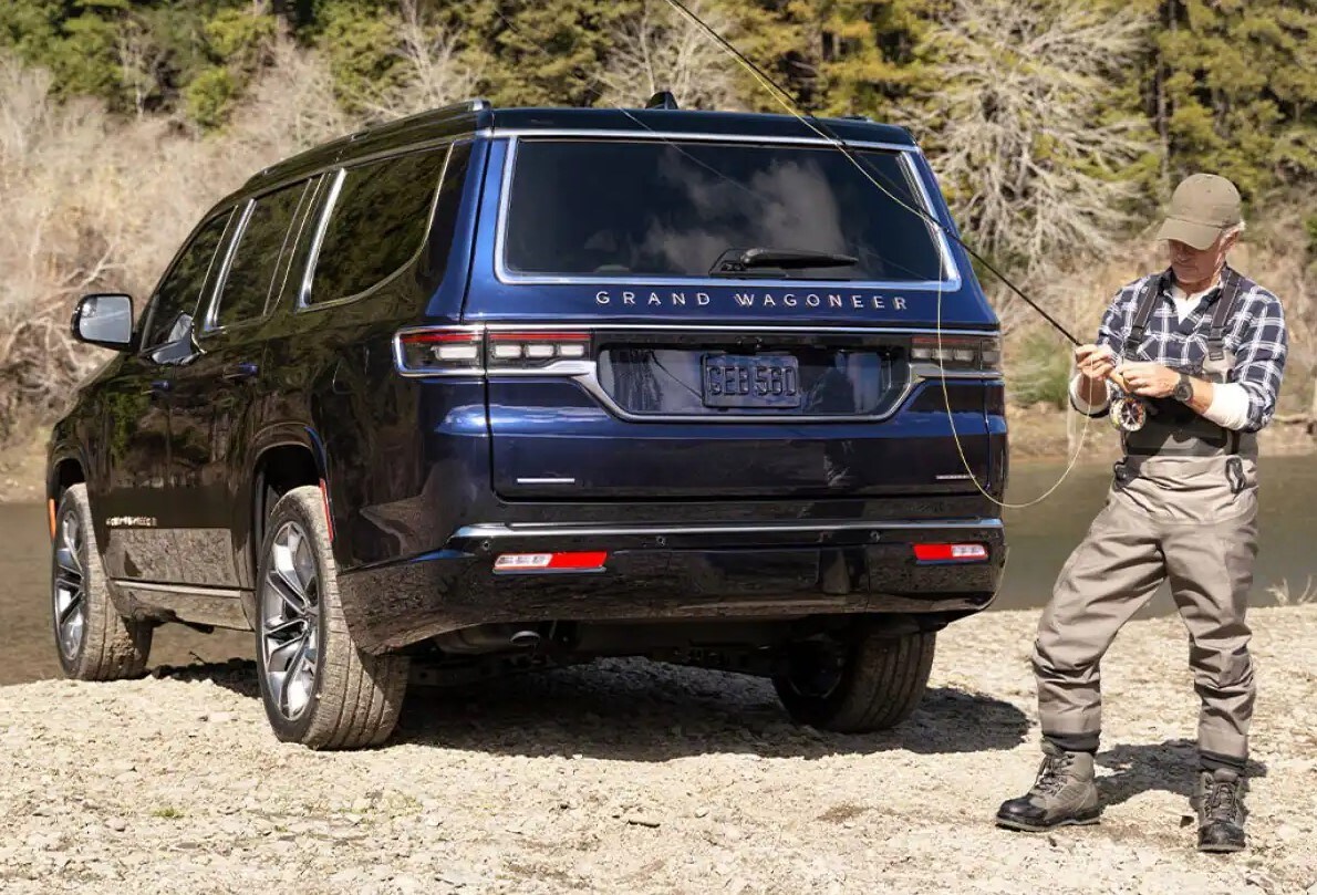 2022 Grand Wagoneer Obsidian Trim and Features