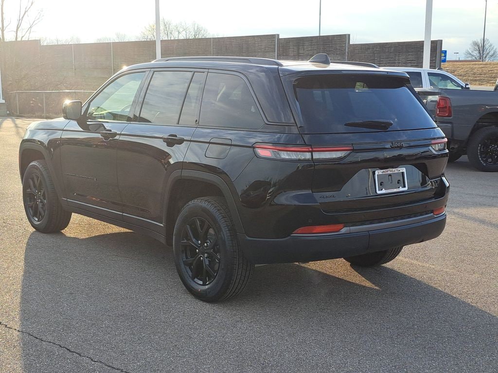 New 2026 Jeep Grand Cherokee LAREDO ALTITUDE 4X4 Sport Utility