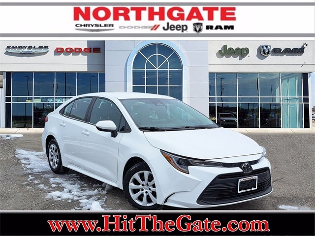 2024 Toyota Corolla LE's photo