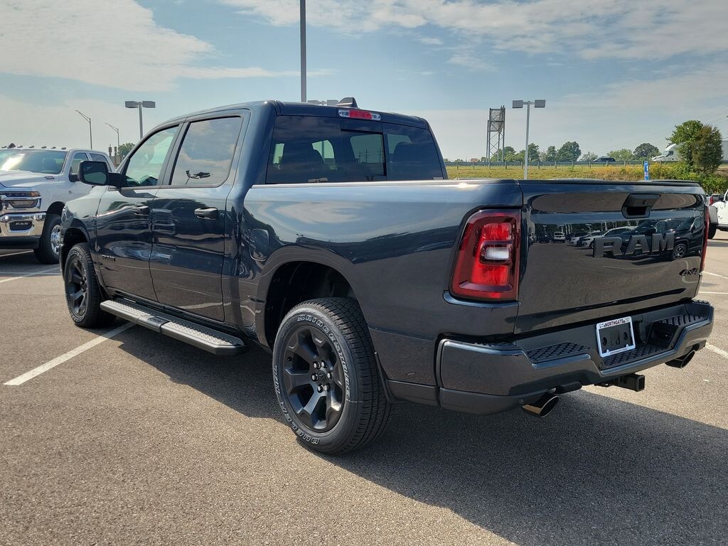 New 2027 Ram 1500 RAM 1500 TRADESMAN CREW CAB 4X4 (144.5 IN WB 5 FT Pickup