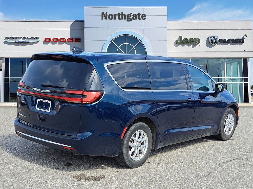 Used 2023 Chrysler Pacifica Touring L Minivan/Van