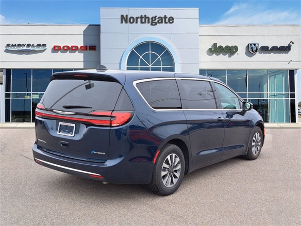 Used 2023 Chrysler Pacifica Hybrid Touring L Minivan/Van