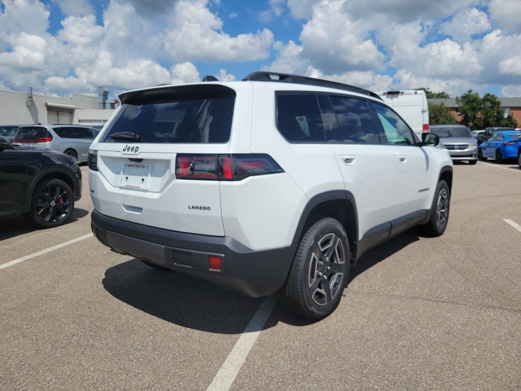 New 2026 Jeep Cherokee Laredo 4x4 Sport Utility