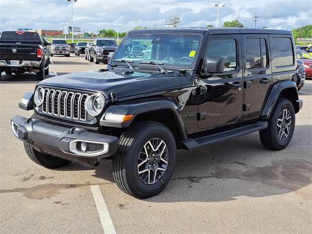 2025 Jeep Wrangler Sahara photo 2