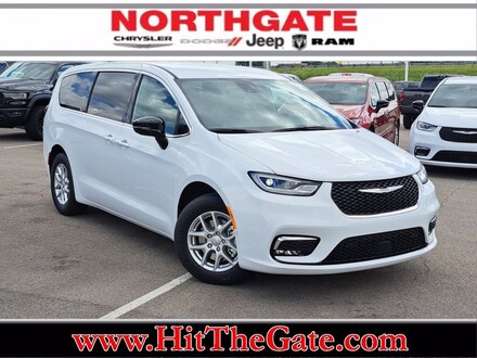 2026 Chrysler Pacifica SELECT Passenger Van