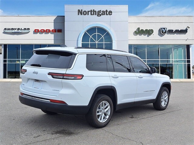 2025 Jeep Grand Cherokee Laredo photo 4