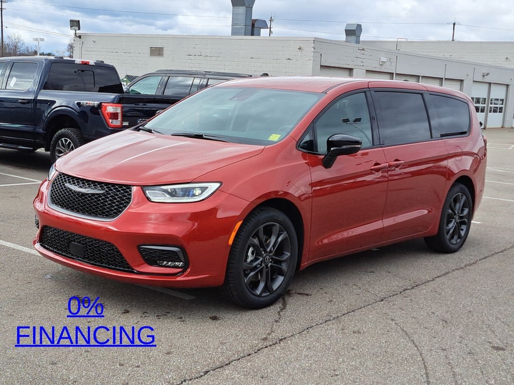 New 2026 Chrysler Pacifica Select FWD Passenger Van