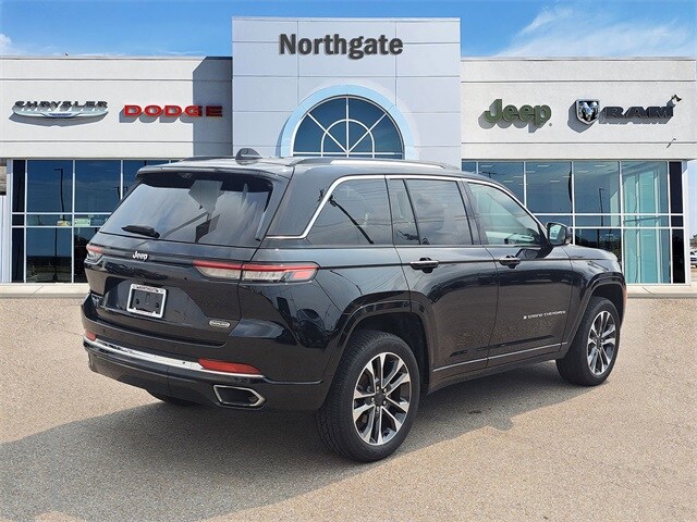 2022 Jeep Grand Cherokee Overland photo 4