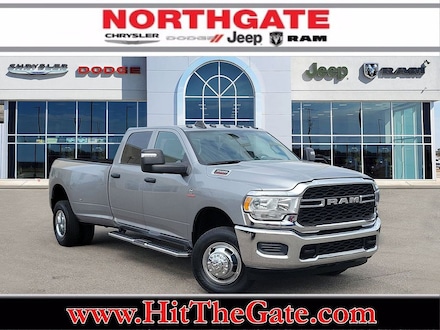 2024 Ram 3500 Tradesman Crew Cab 4x4 8 Box Truck