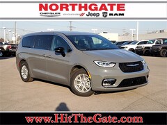 2025 Chrysler Pacifica Select FWD Passenger Van