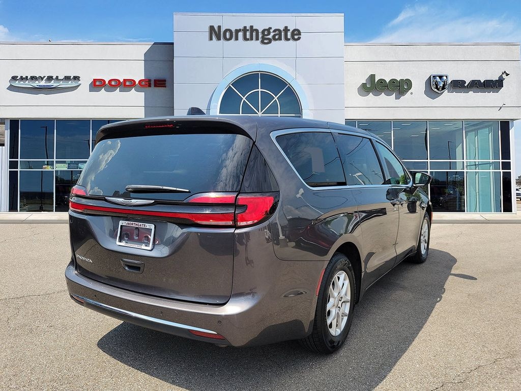 Used 2023 Chrysler Pacifica Touring L Minivan/Van