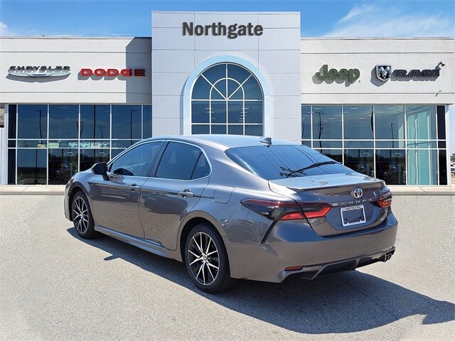 2023 Toyota Camry SE photo 3